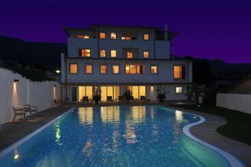 Отель Teutschhaus