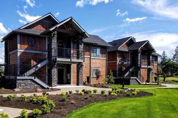 Hotel Resort At Eagle Point Golf Club Lodging