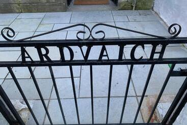 پانسیون Ardvaich House