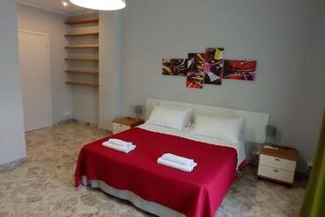 تختخواب و صبحانه Room 110 Bari  Guesthouse