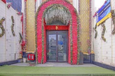 هتل Oyo 26766 Laxmi Abode