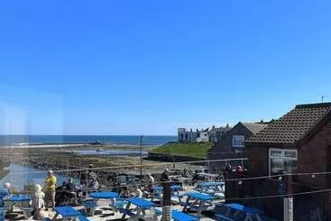 ホテル The Olde Ship Inn