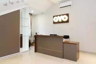 Hotel Oyo 477 Raka Residence Syariah, Purwoharjobanyuwangi