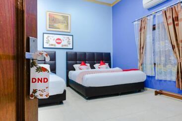 بنسيون Oyo 778 Guest House Amalia Malang