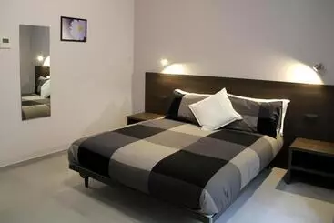 تختخواب و صبحانه Easyroom Frosinone   Casello Autostradale