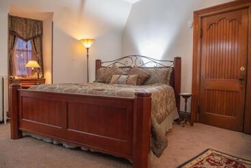Spencer House Bed & Breakfast