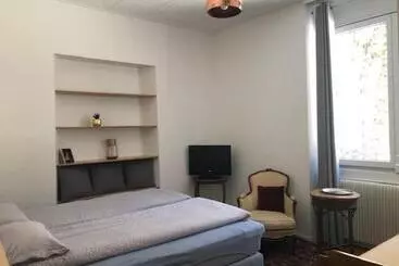 ベッドアンドブレックファースト La Maison Des Copains