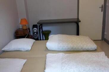 تختخواب و صبحانه Maison Familiale Des Gueyniers