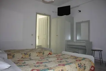 Philippos Kassiopi Apartments