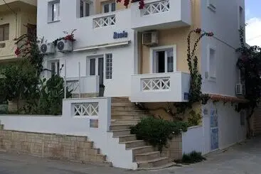 Aparthotel Renia Studios