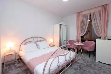 تختخواب و صبحانه Elis Hotel In Tsaghkadzor