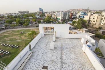 هتل Tuma Club House