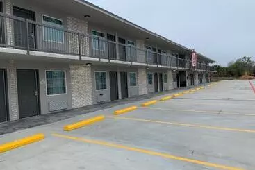 Motelli Super 8 By Wyndham Sulphur South