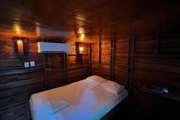 ペンション Aldea Tzunun