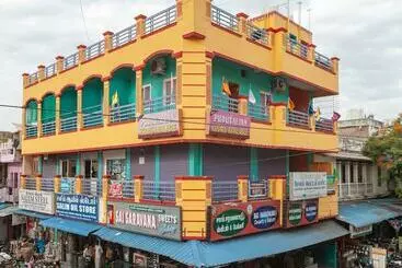 Hotel Puduvai Inn