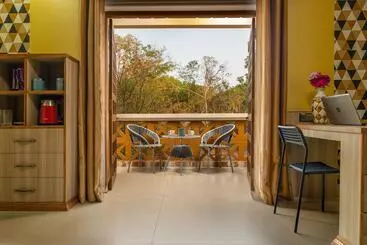 ホテル Jm Vista Suites