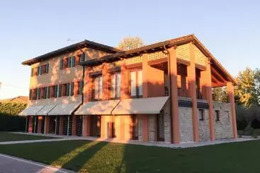 Majatalo Crystal Luxury House