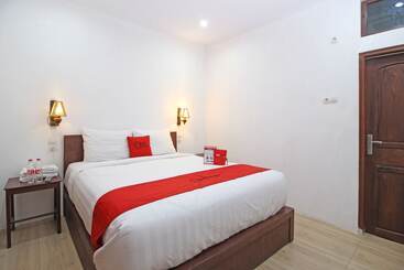 پانسیون Reddoorz Near Borobudur Temple 2