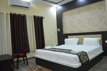 Jk Rooms 125 Hotel Mariya International