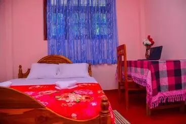 ペンション Lak Sewana Home Stay