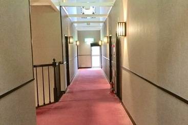 پانسیون Earthroof