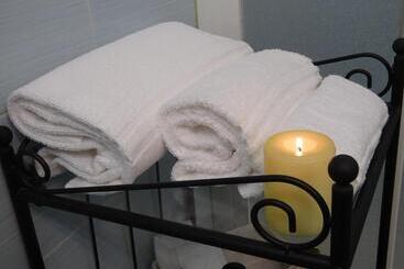 مبيت وإفطار Charme Rooms Villa Moroni