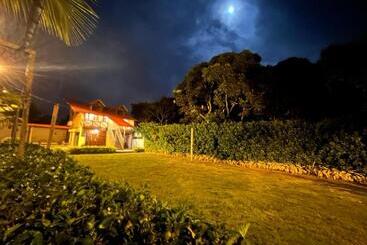 Hotelli Hosteria B Y B