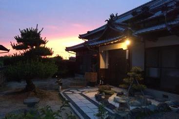 مبيت وإفطار Shimanami Kaido Sekisho No Yado Pompoko