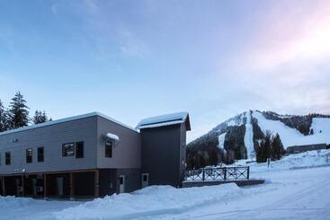 Nowhere Special Hostel