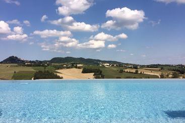 بنسيون Domaine Isaure