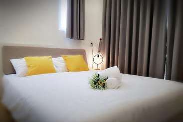 Oyo 731 Yelo Hostel & Cafe