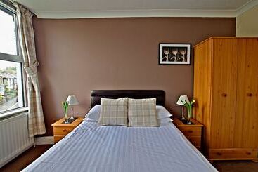 צימר Brook House ― Free On Site Car Park