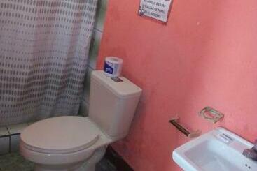 Hotel Cabinas Surf Side