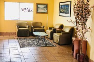 Motel Country Host Inn