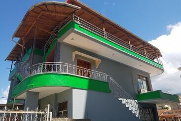 펜션 Bujtina Flowers