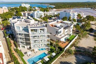 ツーリストアパートメント Apartaments Posidonia