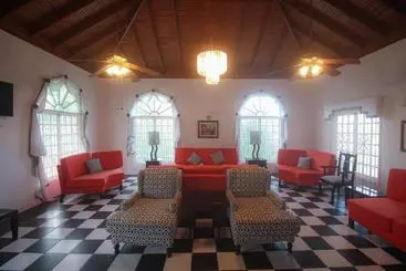 Albergue Kenwood Villas & Suites