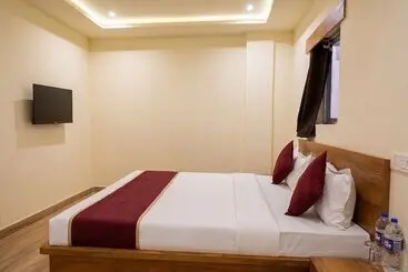 Fabhotel Cozy Stay