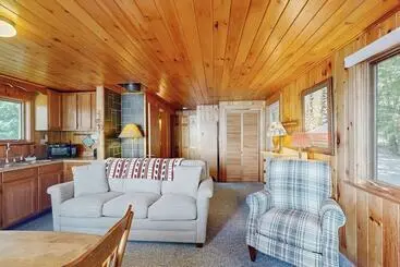 Cozy Lakefront Cottage With Dock, Mountain Views, Peaceful Location