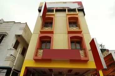 Hotelli Fabexpress Apple Grand   200m From Our Lady Of Fatima Church