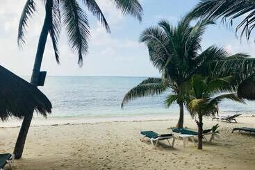 استراحتگاه Nah Uxibal Villa And Casitas