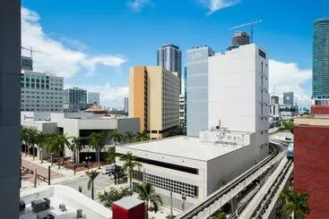 هتل آپارتمان The Guild Downtown   Miami