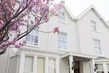 Seaclyffe Hotel Ltd