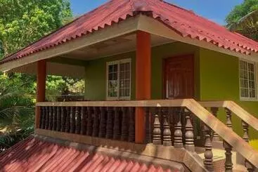 ユースホステル Hostal Familiar Rolo