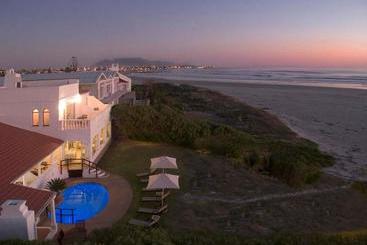 بنسيون The Beach Villa