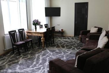 پانسیون Guesthouse Suja