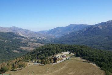 בית מלון כפרי Hôtel Castel De Vergio