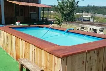 Crucesinn Albergue   Hostel