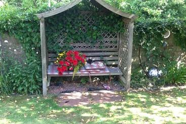 ベッドアンドブレックファースト Arron House