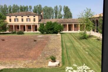 Hotel Corte Degli Angeli Società Agricola E Agrituristica